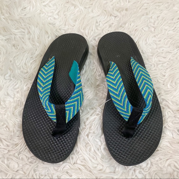 chaco flips